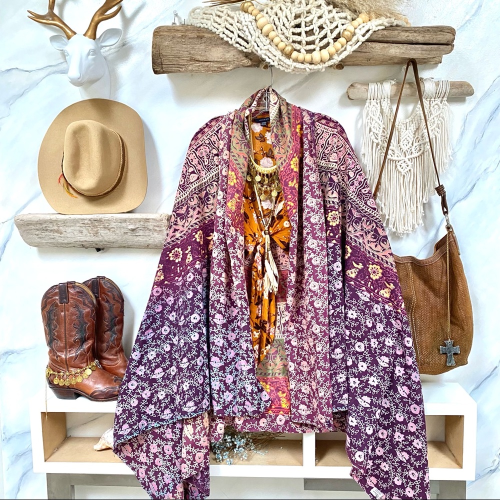 Stunning BOHO hippy wrap/cape/scarf/wall decor w Spell & Gypsy collective vibe✨